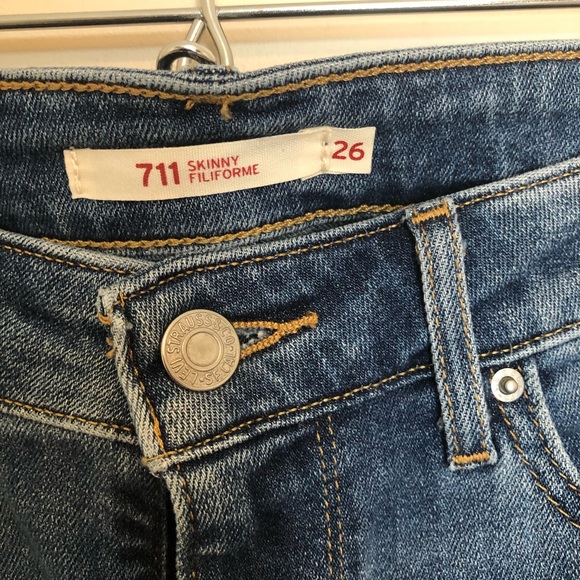 Two pairs of Levi’s Skinny Filiforme jeans. - Picture 3 of 7